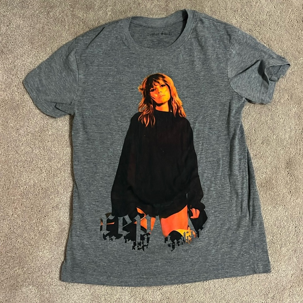Taylor Swift Limited Edition Reputation Target Gray T-shirt Women’s Size Small